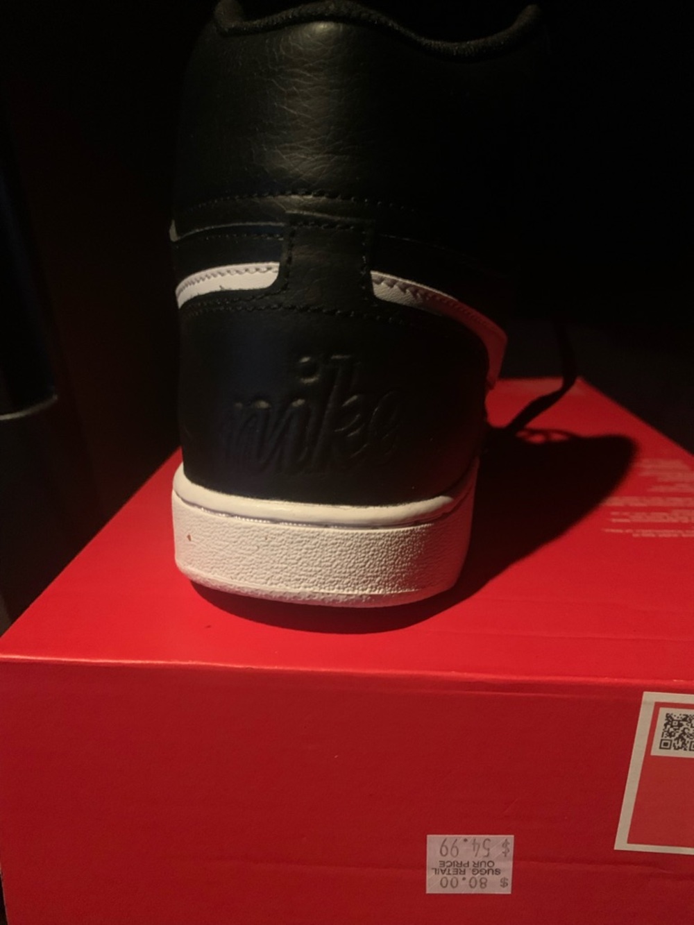 Nike Men's Black and White Athletic Shoes